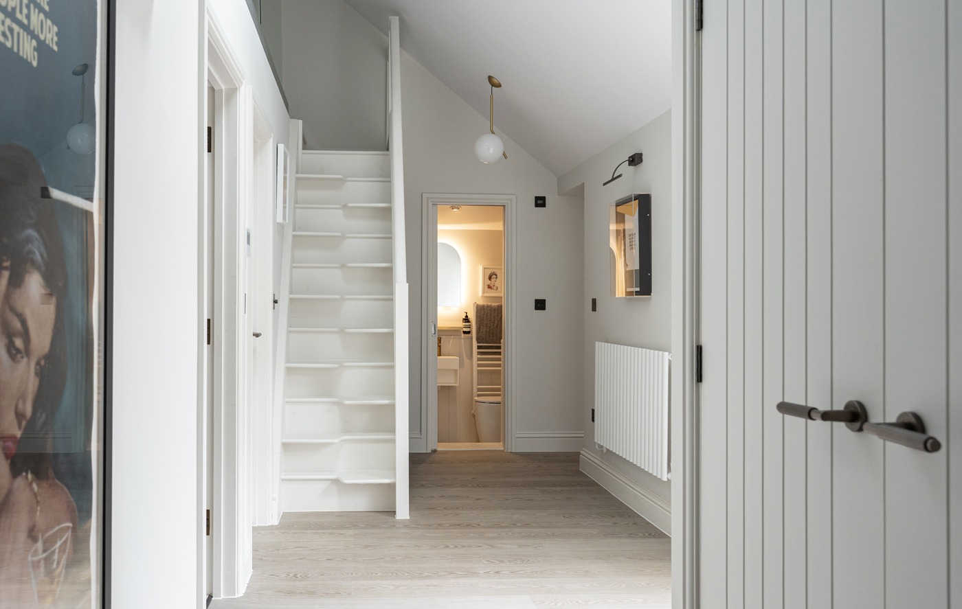 SW4, South West London – Full home renovation with a stylish and practical living room designed for modern London lifestyles. Interior design details include accessories from Zara Home, Assouline, and Soho Home.